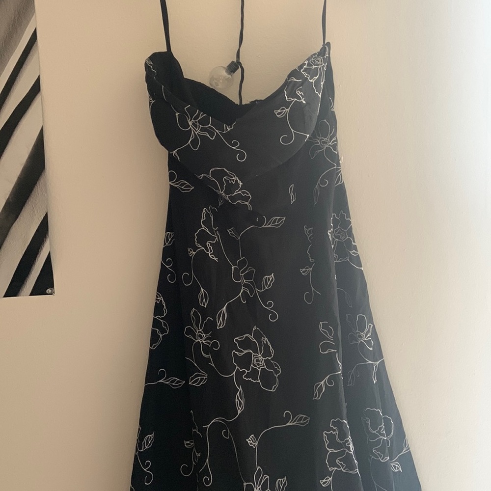 Mid length black printed strapless dress! Size small